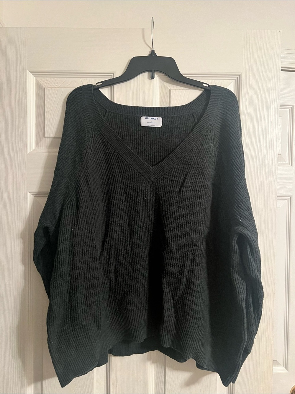Old Navy Black V-Neck Ribbed Knit Sweater